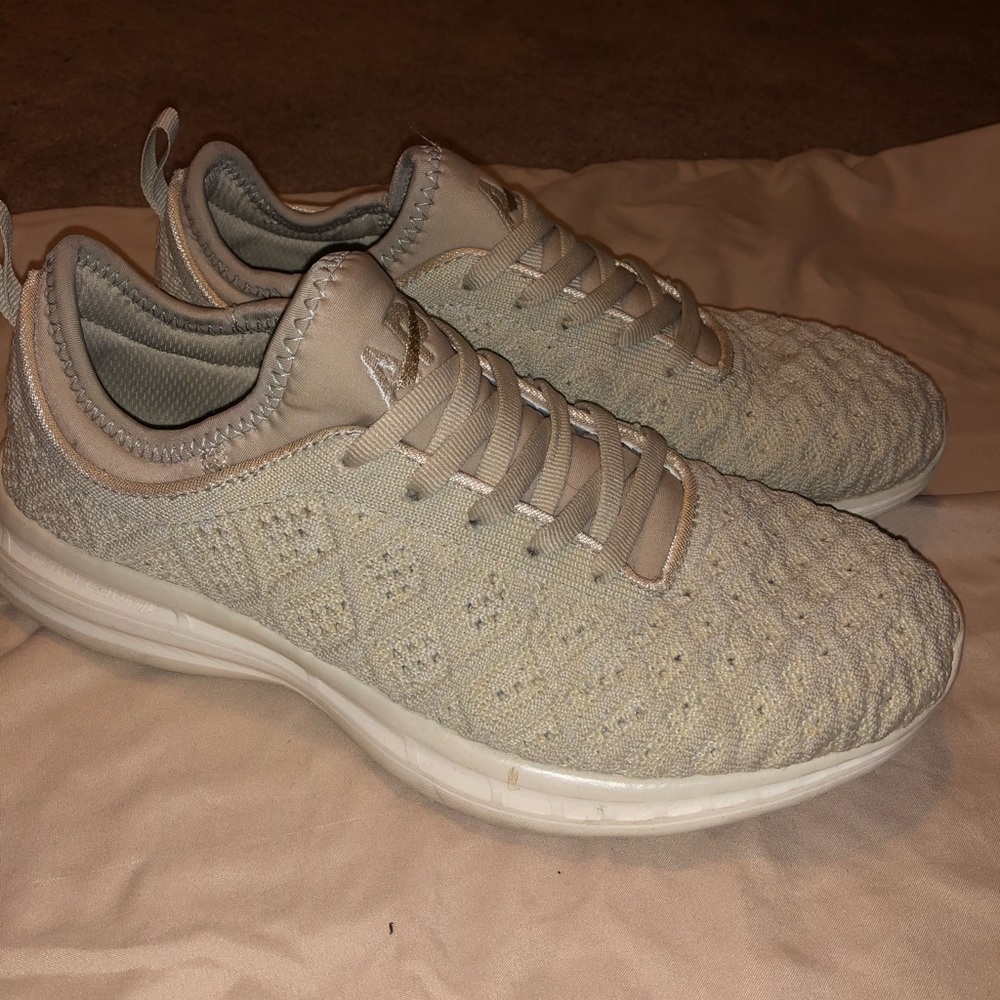 APL techloom phantom gym shoes size 7.5